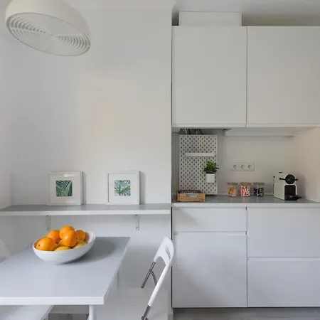 Light-Filled, Fully Renovated Apt Near Belem, By Timecooler Lissabon Buitenkant foto