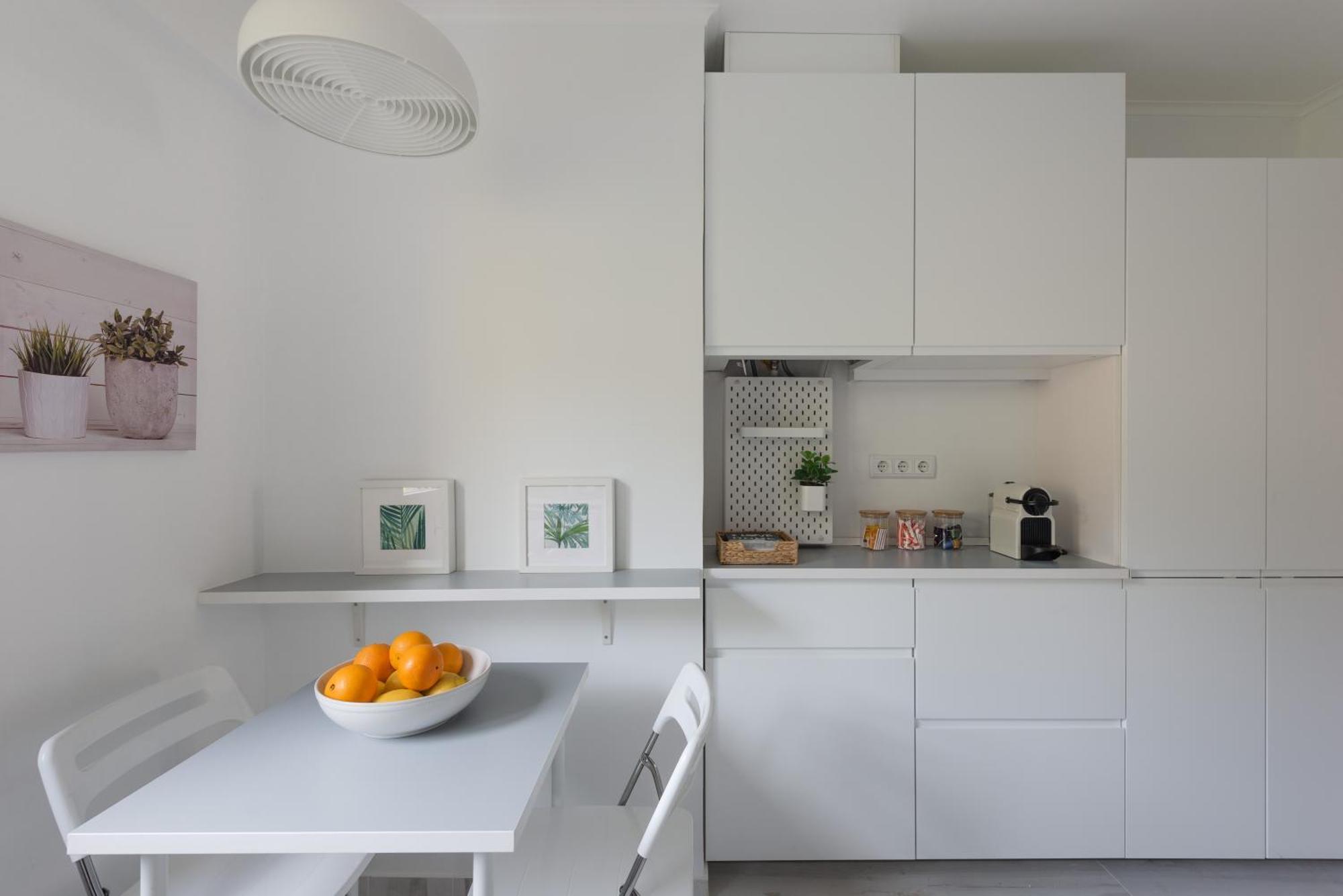 Apartment Light-filled, Fully Renovated Near Belem, By Timecooler