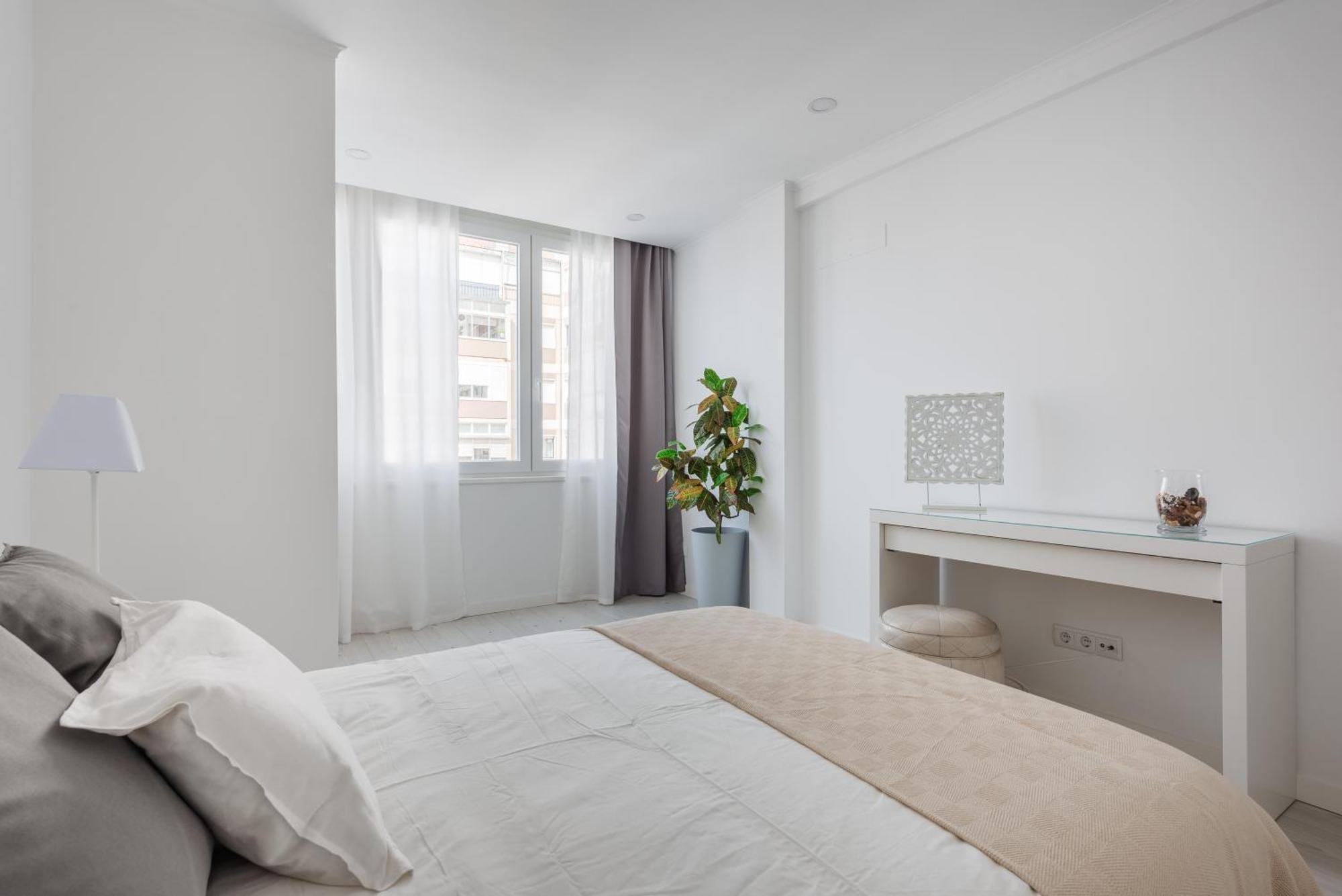 Light-filled, Fully Renovated Near Belem, By Timecooler Lisbon