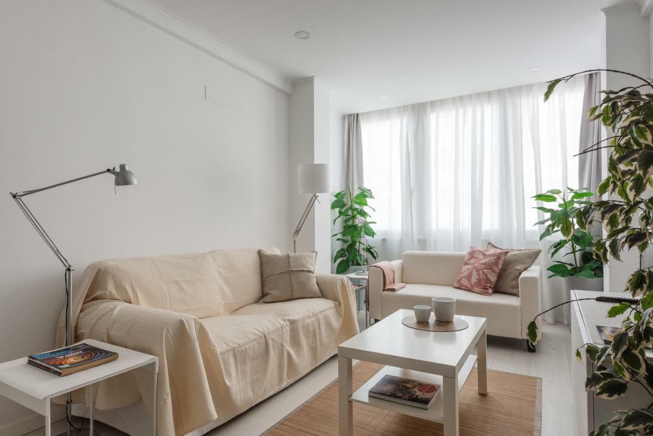 Light-filled, Fully Renovated Near Belem, By Timecooler Apartment *