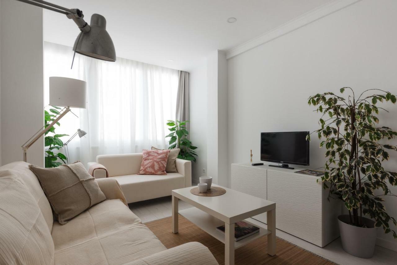 Light-filled, Fully Renovated Near Belem, By Timecooler Apartment Lisbon