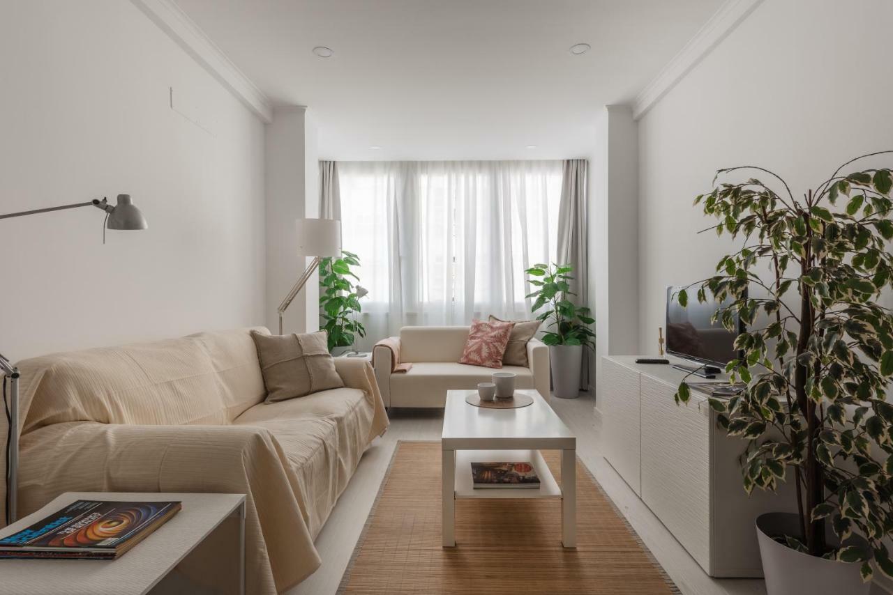 Light-filled, Fully Renovated Near Belem, By Timecooler