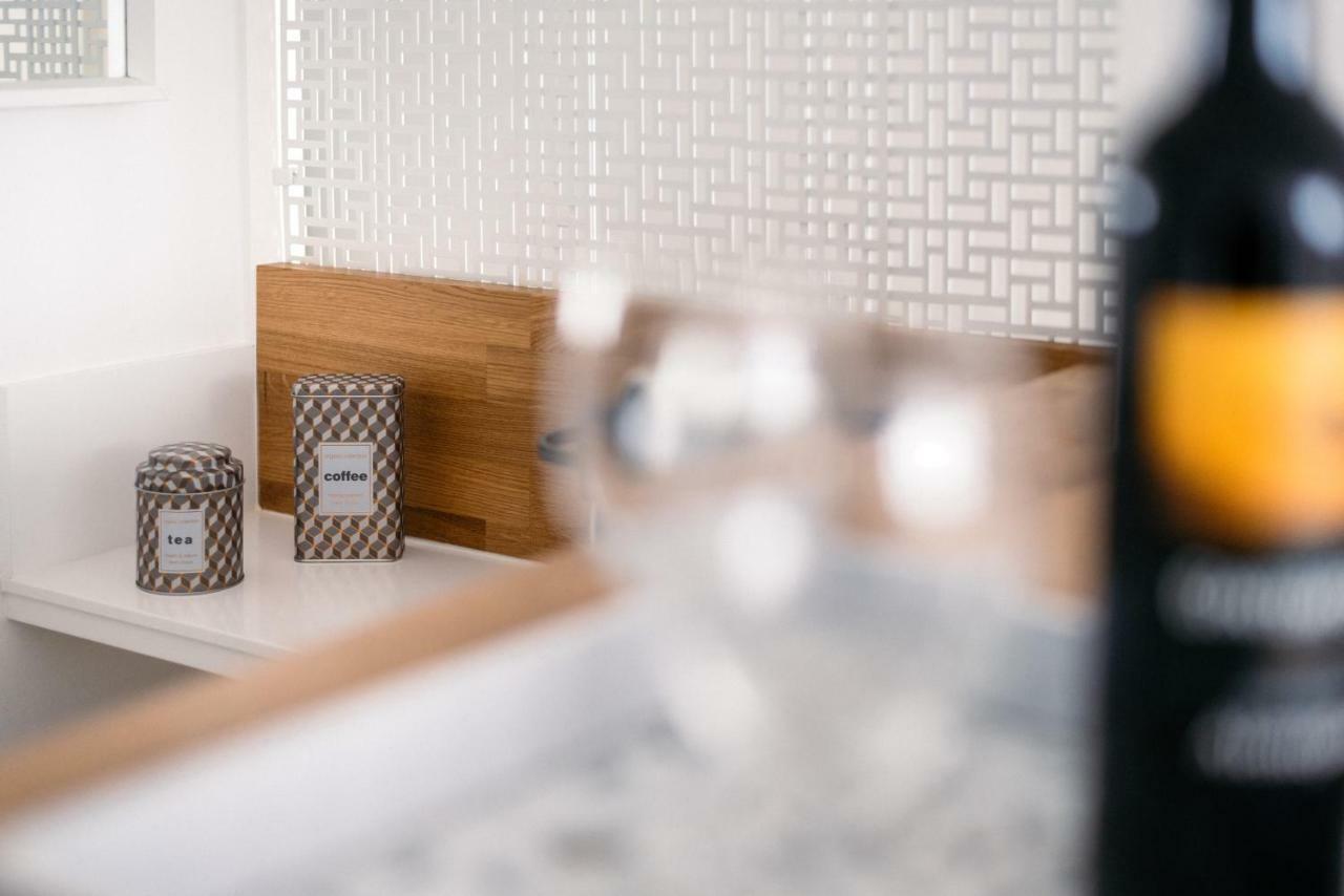 Apartment Light-filled, Fully Renovated Near Belem, By Timecooler Lisbon